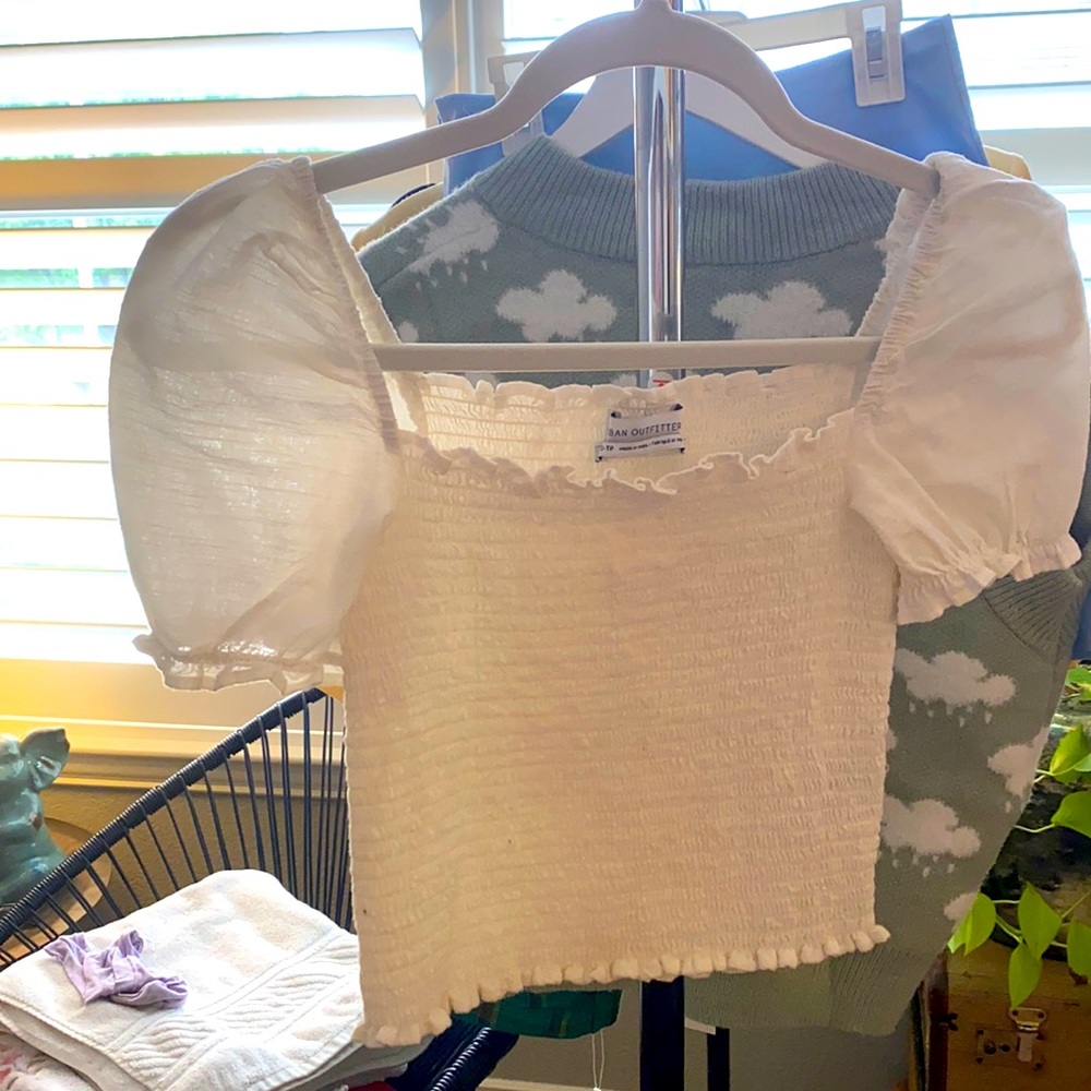 White off shoulder crop